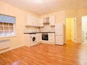 2 Bedrooms Flat for rent in High Street, Colnbrook,...