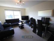 2 Bedrooms Flat for rent in High Street Yiewsley, West...