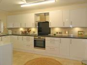 2 Bedrooms Flat for rent in Highview, North Street,...