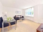 2 Bedrooms Flat for rent in Hill Street, London W1J