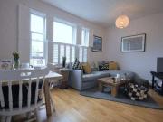 2 Bedrooms Flat for rent in Hillmarton Road, Holloway N7