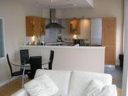 2 Bedrooms Flat for rent in Howard Street, City Centre,...