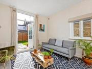 2 Bedrooms Flat for rent in Howards Lane, London SW15