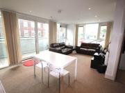 2 Bedrooms Flat for rent in Huntingdon Street,...