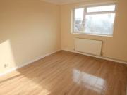 2 Bedrooms Flat for rent in Hythe Hill, Colchester CO1