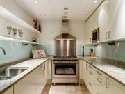 2 Bedrooms Flat for rent in Imperial House, High Street...