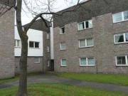 2 Bedrooms Flat for rent in Irving Court, Camelon,...