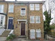 2 Bedrooms Flat for rent in Jay Court, Brownlow Road,...