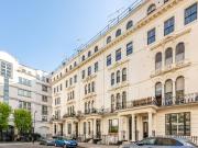 2 Bedrooms Flat for Rent in Kensington Gardens Square |...