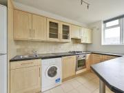 2 Bedrooms Flat for Rent in Keswick Road | Foxtons
