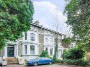 2 Bedrooms Flat for rent in Kidbrooke Park Road,...