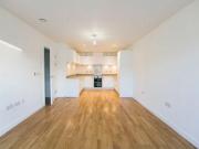 2 Bedrooms Flat for rent in Killick Way, London E1