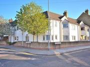 2 Bedrooms Flat for rent in King George Court, Moulsham...