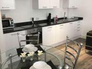 2 Bedrooms Flat for rent in King George House,...