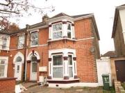 2 Bedrooms Flat for rent in Kingswood Road, Seven Kings IG3