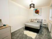 2 Bedrooms Flat for rent in Kirk Beston Close, Leeds LS11