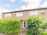 2 Bedrooms Flat for Rent in KUALA GARDENS | Foxtons