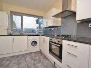 2 Bedrooms Flat for rent in Lane End Court, Alwoodley,...