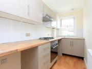 2 Bedrooms Flat for rent in Lansdowne Street, Hove BN3