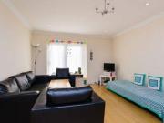 2 Bedrooms Flat for rent in Lavender Road, Clapham...