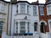 2 Bedrooms Flat for rent in Lechmere Road, Willesden,...