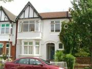 2 Bedrooms Flat for rent in Leigh Hall Road, Leigh On...