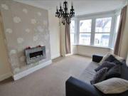 2 Bedrooms Flat for rent in Leighton Avenue, Leigh On...