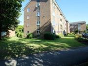 2 Bedrooms Flat for rent in Littleton House, Somers...