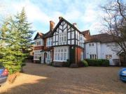 2 Bedrooms Flat for rent in Lodge, Ray Park Avenue,...