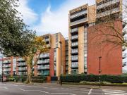 2 Bedrooms Flat for Rent in London Road | Foxtons