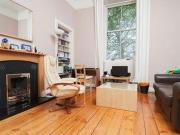 2 Bedrooms Flat for rent in Lutton Place, Edinburgh EH8