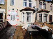 2 Bedrooms Flat for rent in Madras Road, Ilford IG1