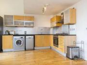 2 Bedrooms Flat for rent in Manbey Park Road, Stratford E15