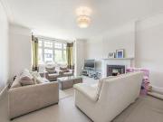 2 Bedrooms Flat for rent in Marchmont Road, Richmond TW10
