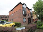 2 Bedrooms Flat for rent in Marlins Close, Sutton SM1