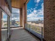 2 Bedrooms Flat for rent in Mcewan Square, Edinburgh EH3