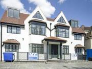 2 Bedrooms Flat for rent in Middleton Road, Hampstead...
