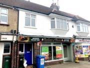 2 Bedrooms Flat for rent in Mill Lane, Portslade,...