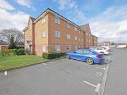 2 Bedrooms Flat for rent in Millennium Close, Cowley,...