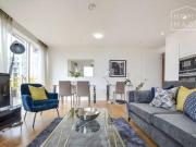 2 Bedrooms Flat for rent in Millharbour, London E14