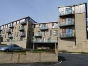 2 Bedrooms Flat for rent in Moldgreen, West Yorkshire HD5
