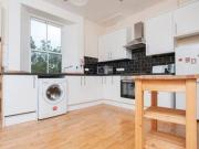 2 Bedrooms Flat for rent in Montague Street, Edinburgh EH8