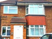 2 Bedrooms Flat for rent in Mornington Crescent,...