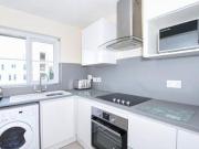 2 Bedrooms Flat for rent in Muirfield Close, Reading RG1