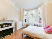 2 Bedrooms Flat for rent in Mysore Road, Battersea,...