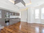 2 Bedrooms Flat for rent in New Cavendish Street,...