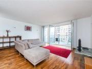 2 Bedrooms Flat for rent in New Providence Wharf,...