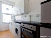 2 Bedrooms Flat for rent in Newport Road, Roath, Cardiff...