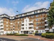 2 Bedrooms Flat for rent in Nightingale Lane, Clapham...