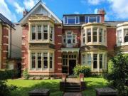 2 Bedrooms Flat for rent in Ninian Road, Roath, Cardiff CF23